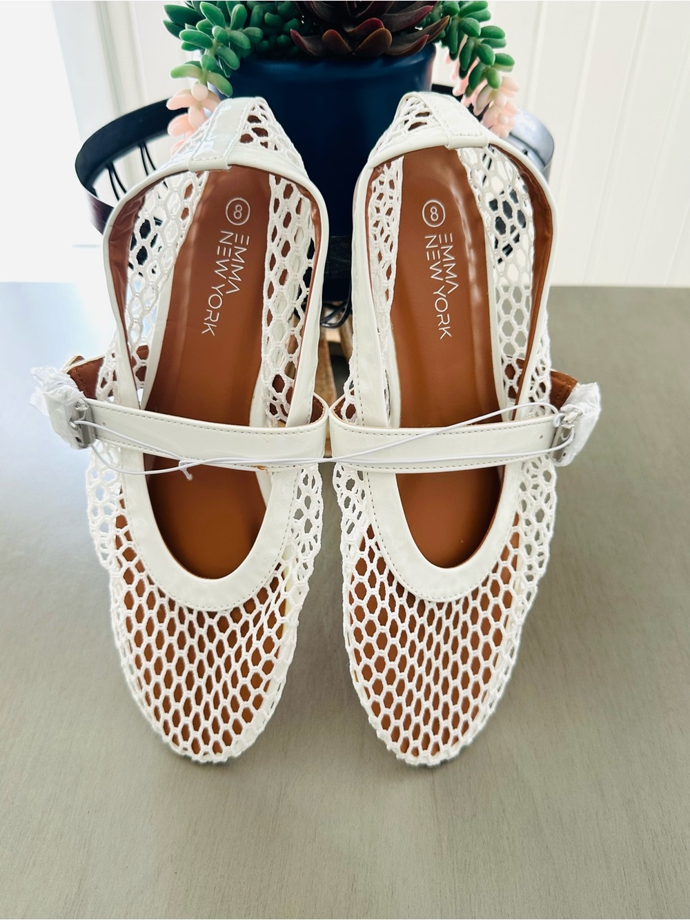 Emma New York Noah White Mesh Mary Jane Flats | Buckle Strap | Size 8 NWT